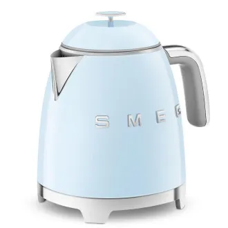 Smeg KLF05PBEU mini električni čajnik, 0,8 l / 3 skodelice, 1400 W, stil 50. let, pastelno modra barva Smeg KLF05PBEU mini električni čajnik, 0,8 l / 3 skodelice, 1400 W, stil 50. let, pastelno modra barva