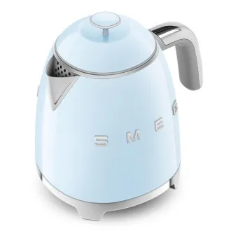 Smeg KLF05PBEU mini električni čajnik, 0,8 l / 3 skodelice, 1400 W, stil 50. let, pastelno modra barva Smeg KLF05PBEU mini električni čajnik, 0,8 l / 3 skodelice, 1400 W, stil 50. let, pastelno modra barva