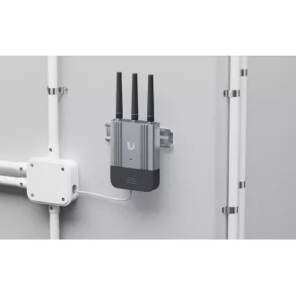 UBNT UMR - Industrijski mobilni usmerjevalnik