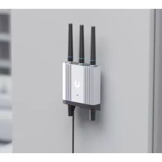UBNT UMR - Industrijski mobilni usmerjevalnik