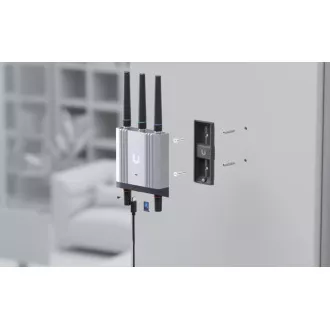 UBNT UMR - Industrijski mobilni usmerjevalnik