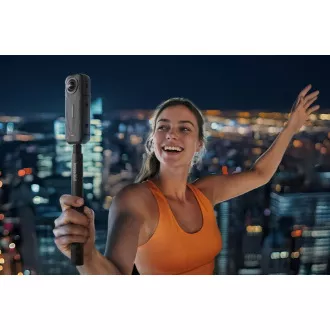 Akcijska kamera Insta360 X5, 360° video 8K, trojni čip AI, vodoodporna do 15 m, 6-osna stabilizacija, baterija 2400 mAh