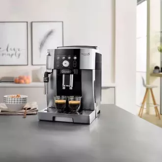 DeLonghi Magnifica S Smart ECAM 250.23.SB avtomatski aparat za kavo, 1450 W, 15 barov, vgrajen mlinček, srebrn