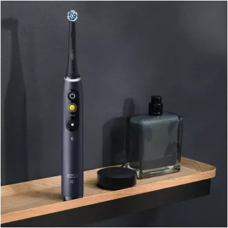 Oral-B iO8 Black Onyx električna zobna ščetka, magnetna, 6 načinov, časovnik, senzor pritiska, etui, črna