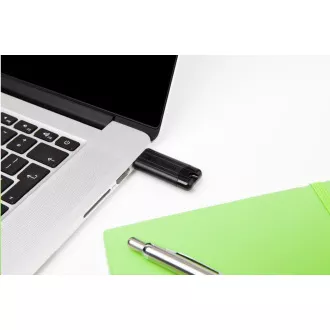 VERBATIM Flash disk 64 GB PinStripe USB 3.0, črn