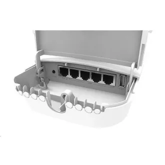 MikroTik RouterBOARD OmniTik 5 ac PoE, 720MHz CPU, 128MB RAM, PoE out, 5x GLAN, 5GHz Wi-Fi, 2x7.5dBi, 802.11a/n/ac, vključ. L4