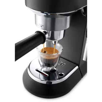 EC685.BK ESPRESSO VZVOD DE'LONGHI
