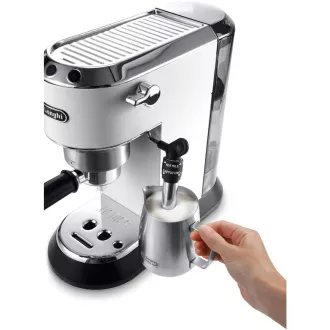 EC685.W ESPRESSO VZVOD DE'LONGHI