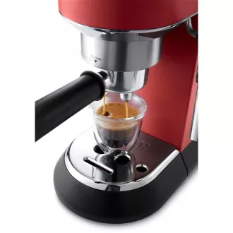 EC685.R ESPRESSO VZVOD DE'LONGHI