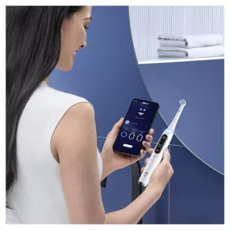 ZOBNA ŠČETKA ORAL-B SERIJE IO9