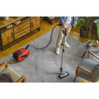 HE710HM 011 SESALNIK Z VREČKAMI HOOVER