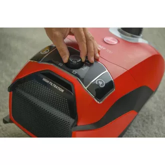 HE710HM 011 SESALNIK Z VREČKAMI HOOVER