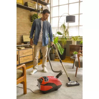 HE710HM 011 SESALNIK Z VREČKAMI HOOVER