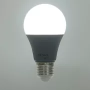 RSH 102 A 60 E27 žarnica. 9W RGB CCT RETLUX