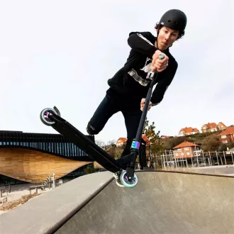 Skuter prostega sloga Story Bandit DOS Black Rainbow