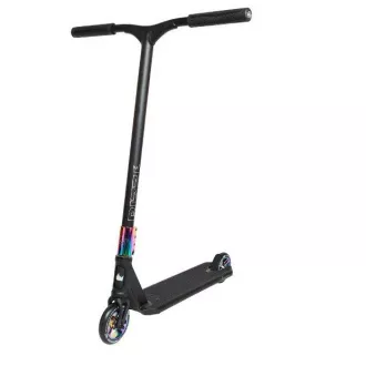 Skuter prostega sloga NKD Rizz Stunt, črna in mavrična barva Skuter prostega sloga NKD Rizz Stunt, črna in mavrična barva
