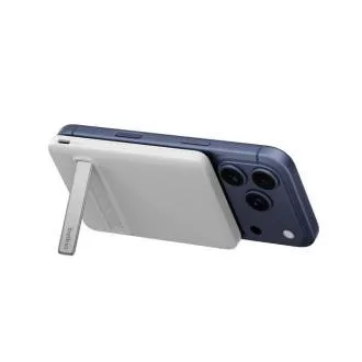 Belkin BOOST CHARGE Qi2 magnetna brezžična powerbanka s stojalom, 5000 mAh, tanka, bela Belkin BOOST CHARGE Qi2 magnetna brezžična powerbanka s stojalom, 5000 mAh, tanka, bela