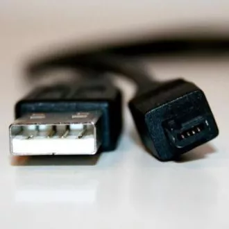 Logotip Kabel USB (1.1), USB A moški - 4-pinski moški, 0,7 m, zložljiv, črn, HIROSE